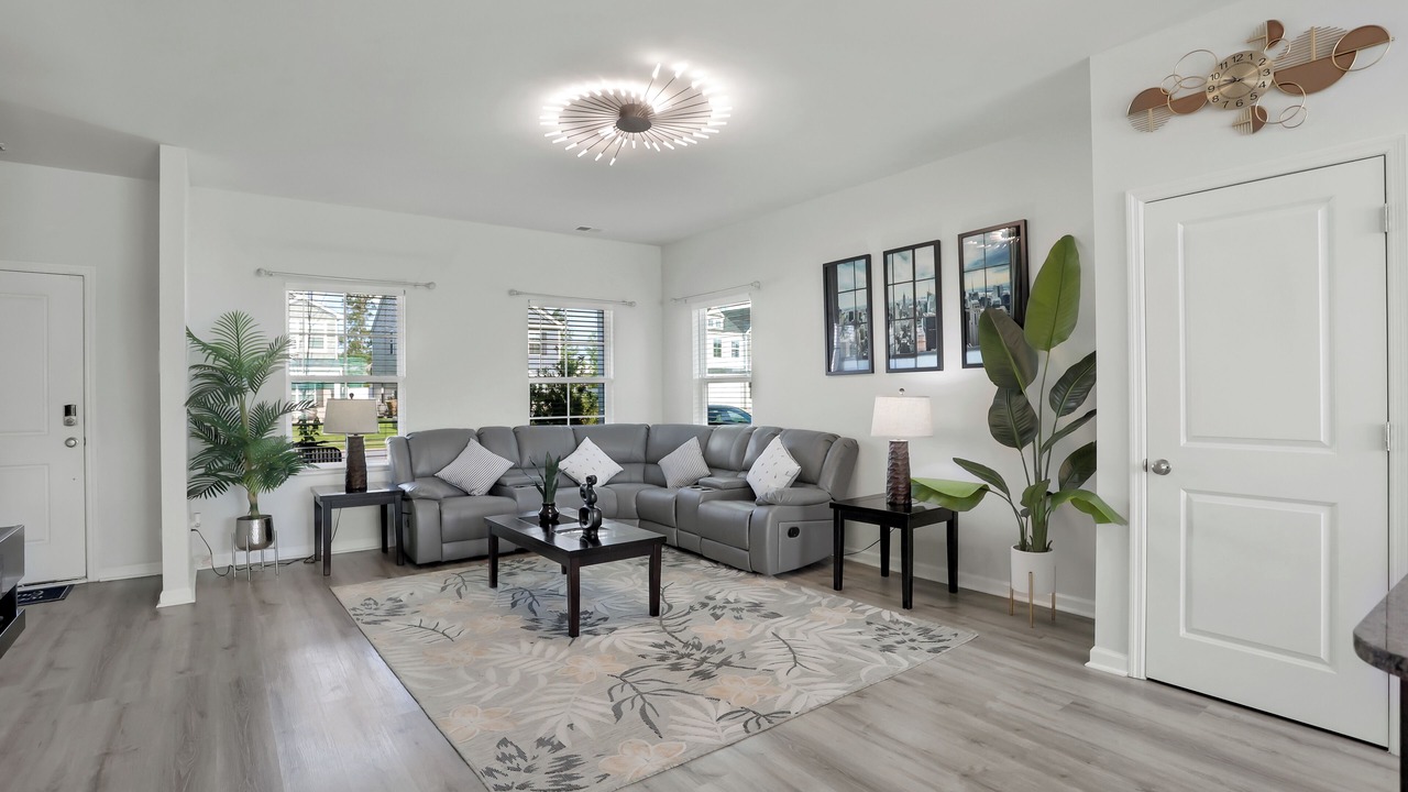Photo of Livingroom in Port Wentworth
