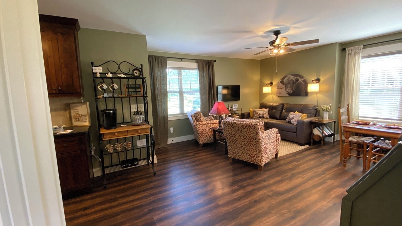 Photo of Livingroom in Cleveland