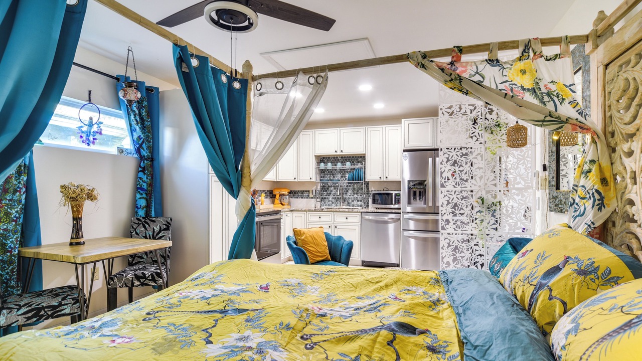 Photo of Bedroom in Greater Woodlawn