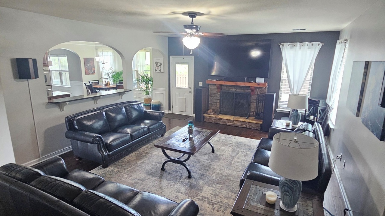 Photo of Livingroom in Evans