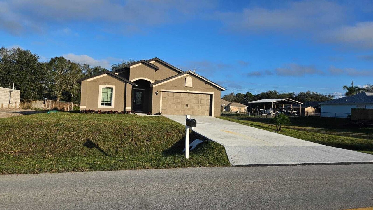 Photo of Outdoor in Vero Lake Estates