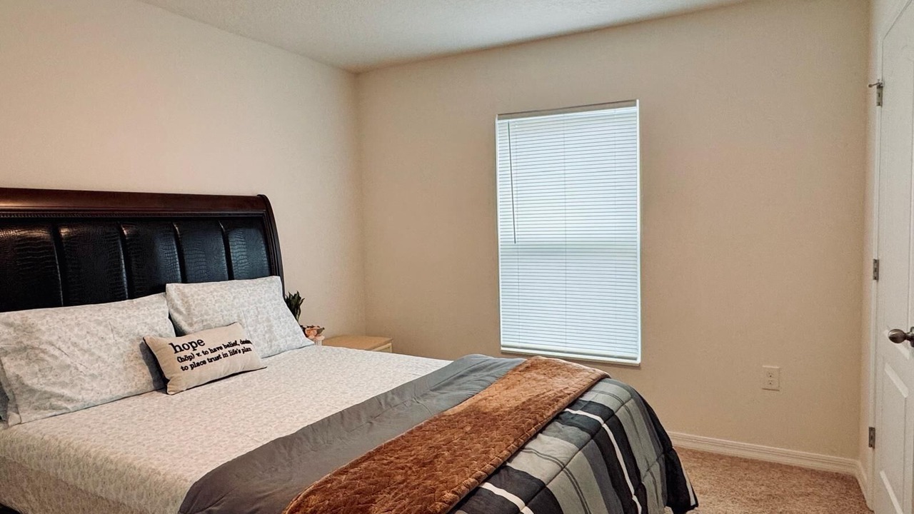 Photo of Bedroom in Vero Lake Estates