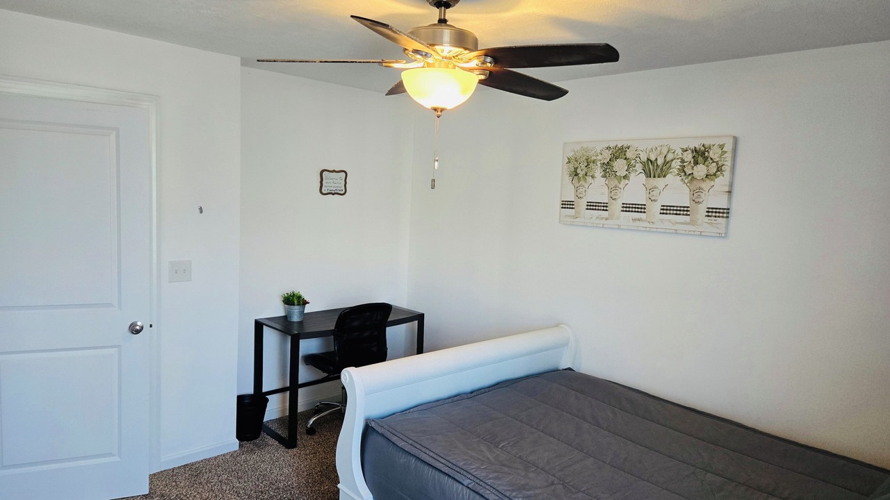 Photo of Bedroom in Appling