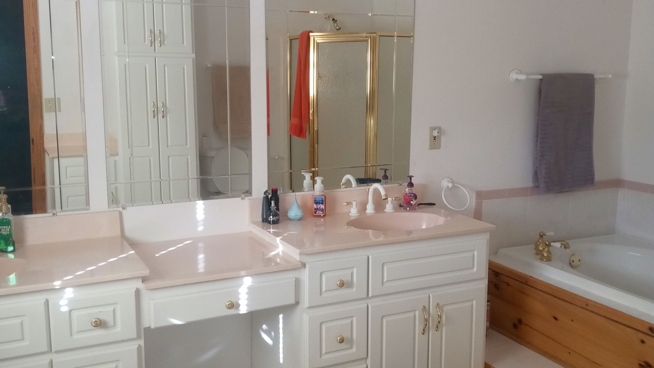 Photo of Bathroom in Modoc Shores
