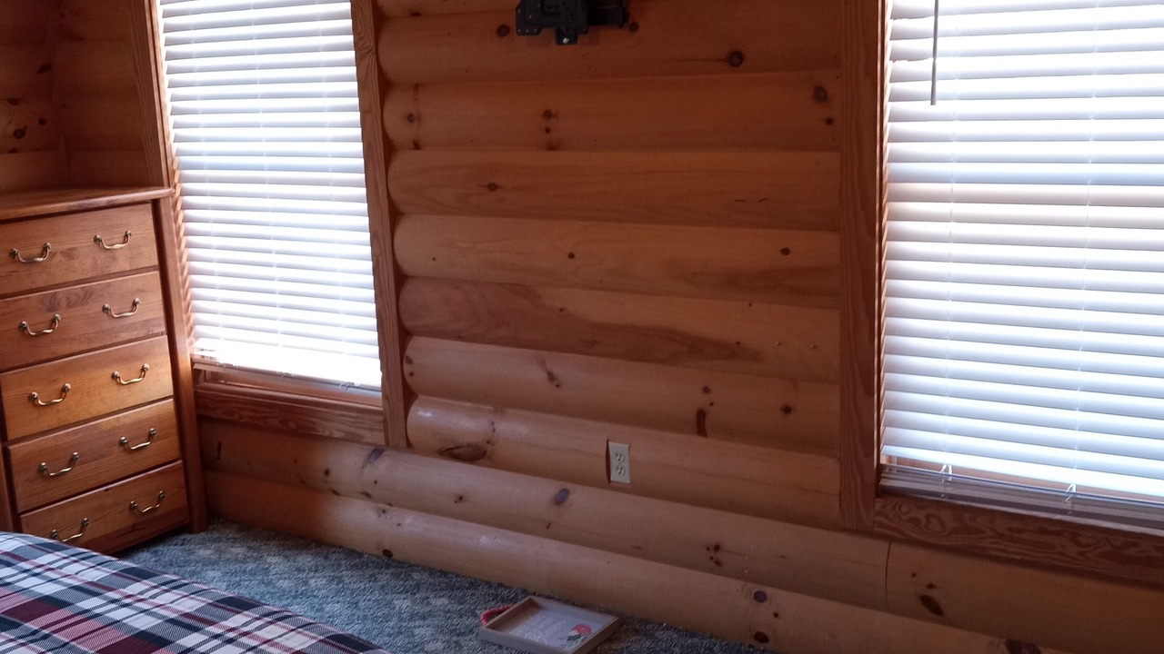 Photo of Bedroom in Modoc Shores