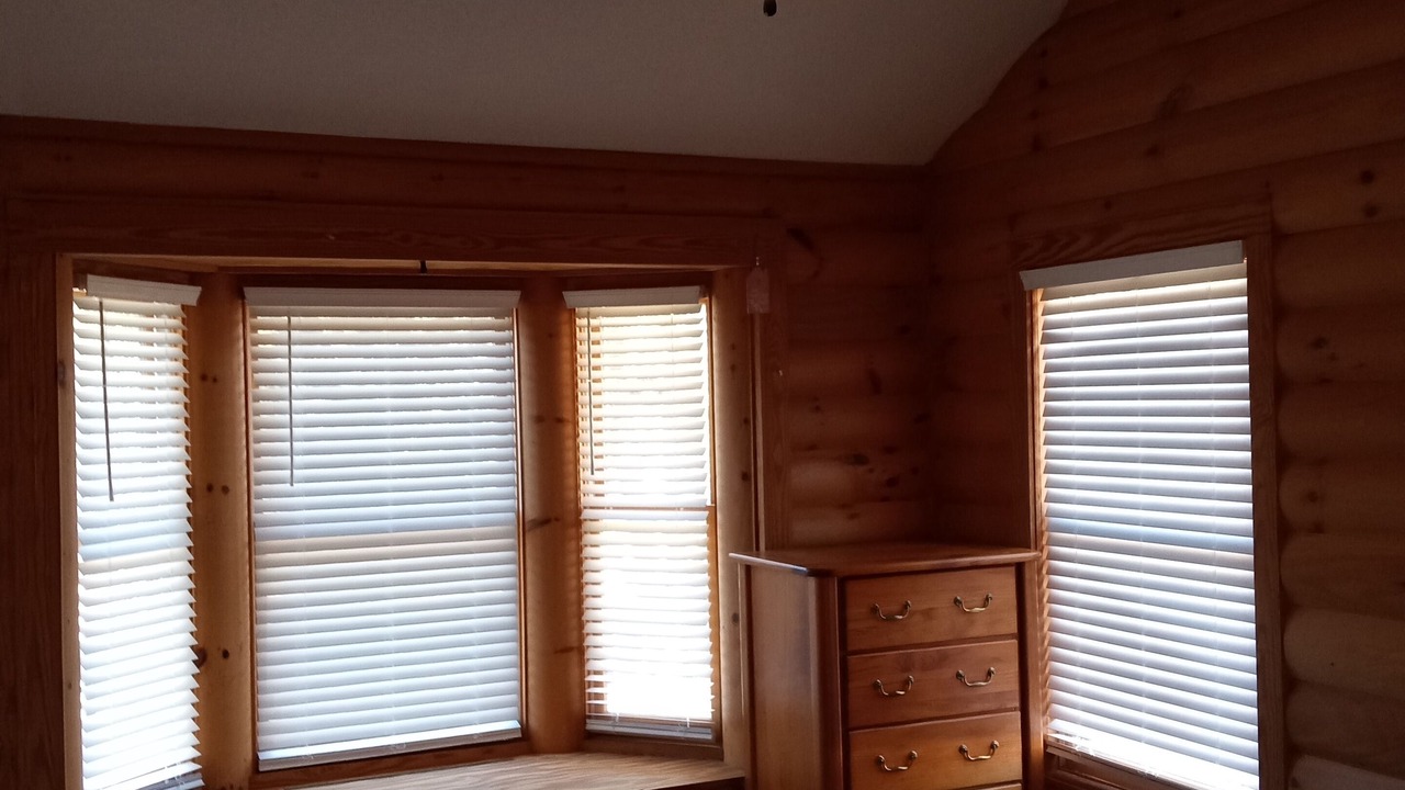 Photo of Bedroom in Modoc Shores
