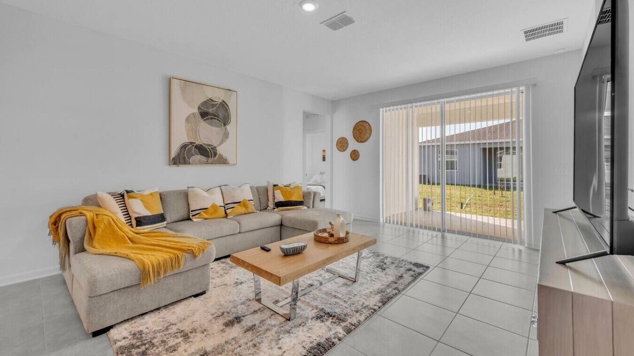 Photo of Livingroom in Winter Haven