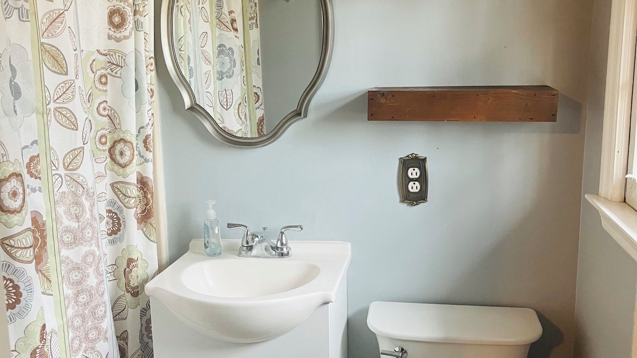 Photo of Bathroom in Seneca