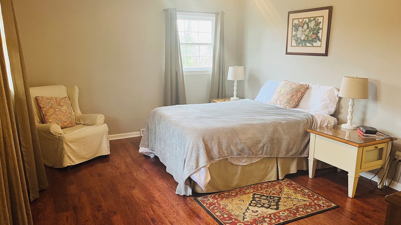 Photo of Bedroom in Seneca