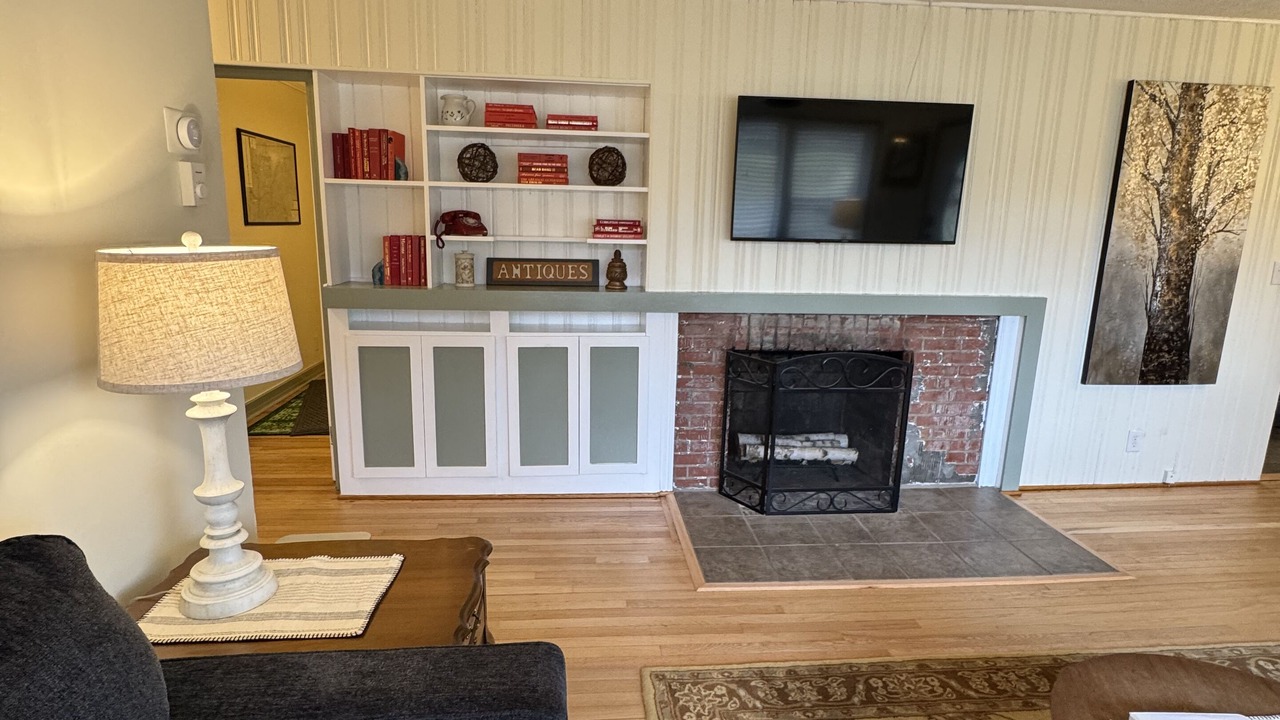 Photo of Livingroom in Pisgah Forest