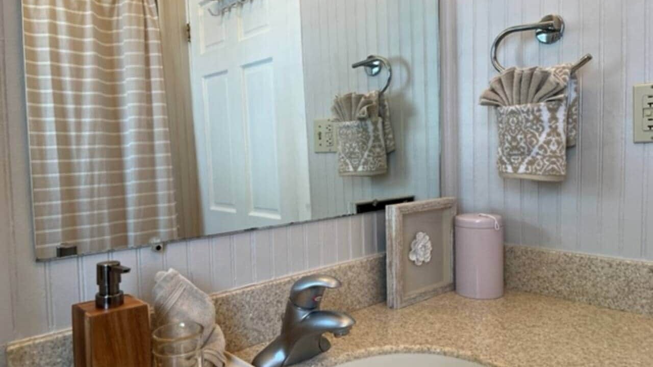 Photo of Bathroom in Beach Institute