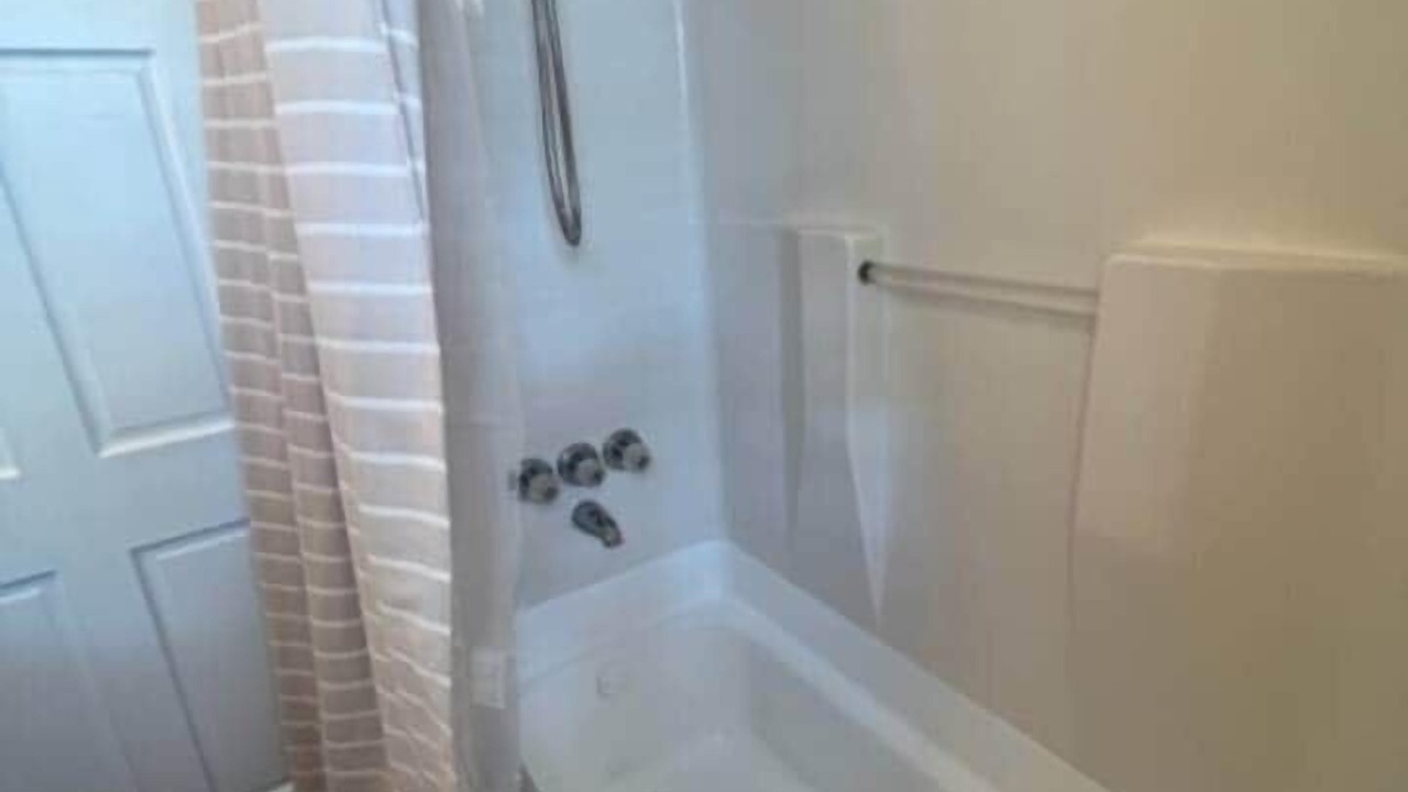 Photo of Bathroom in Beach Institute