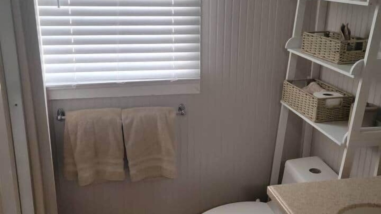 Photo of Bathroom in Beach Institute