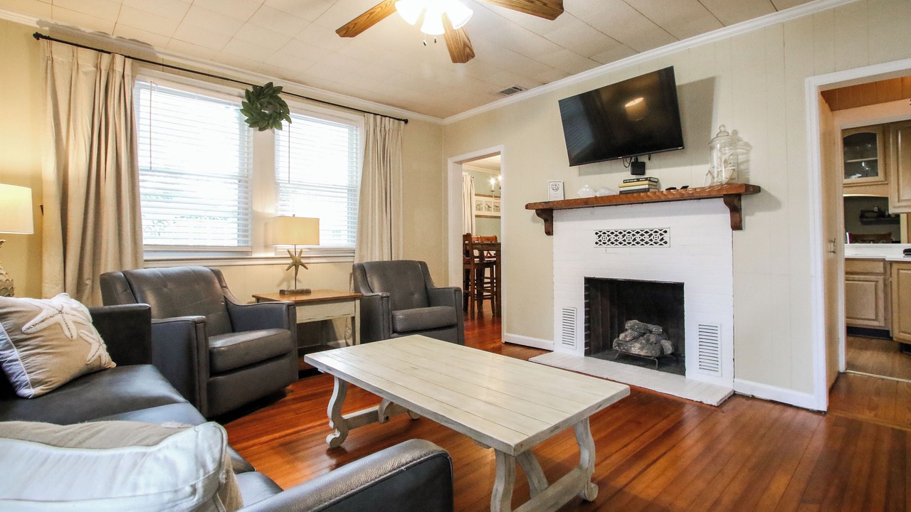 Photo of Livingroom in Richmond Hill