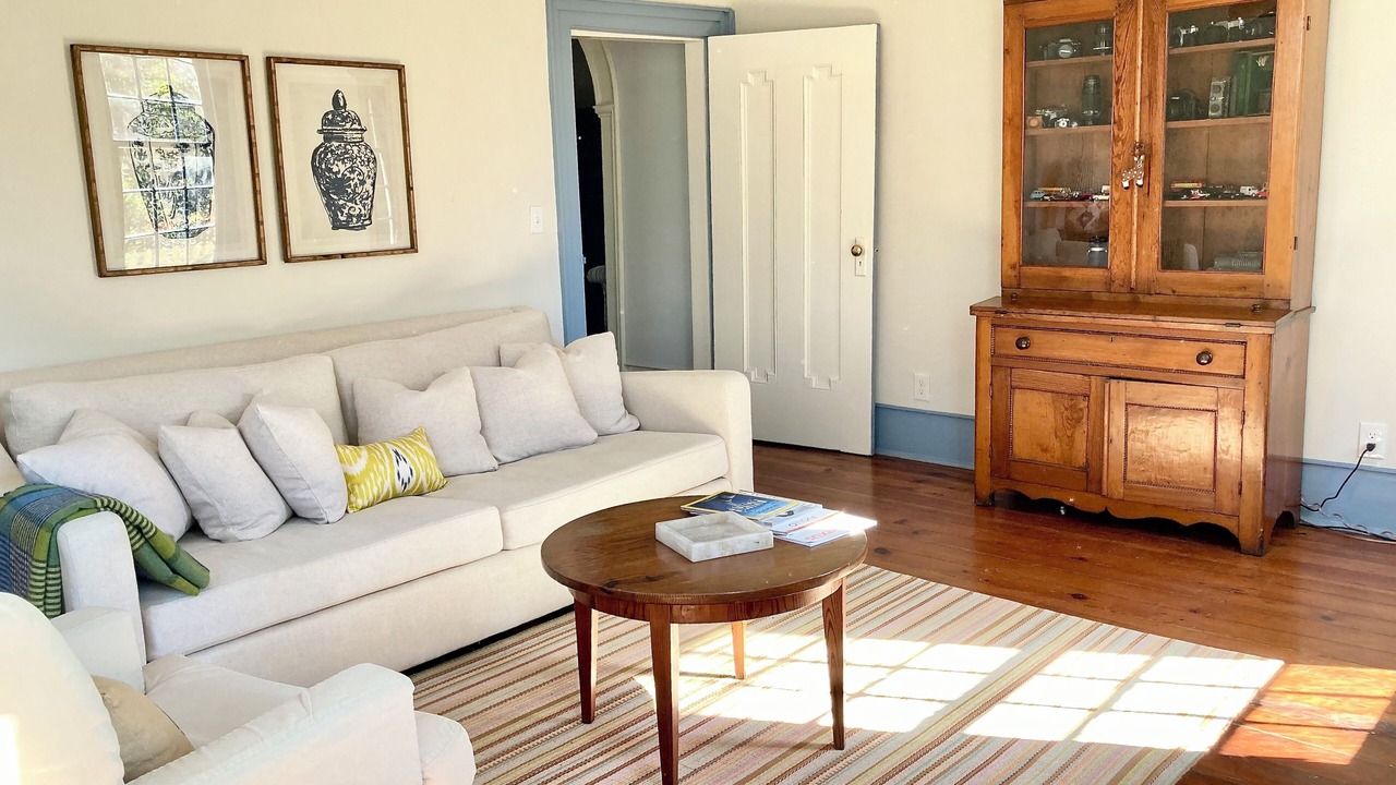 Photo of Livingroom in Greensboro