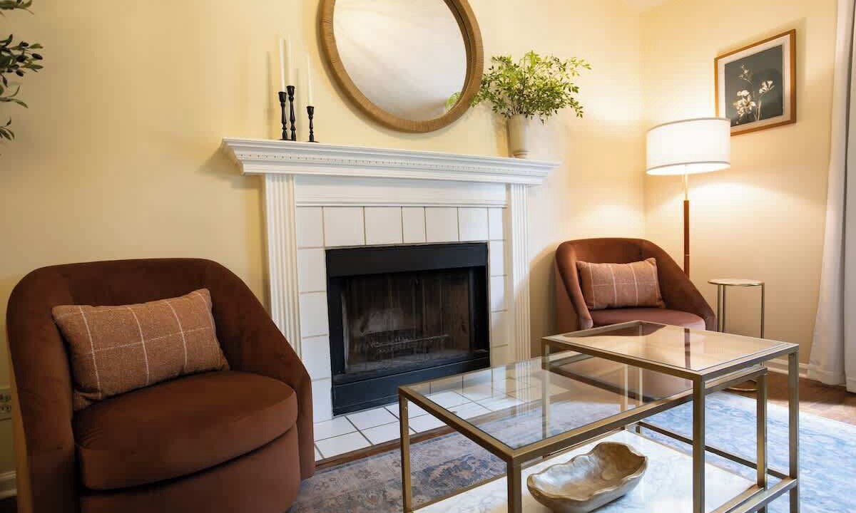 Photo of Livingroom in Whitemarsh Island
