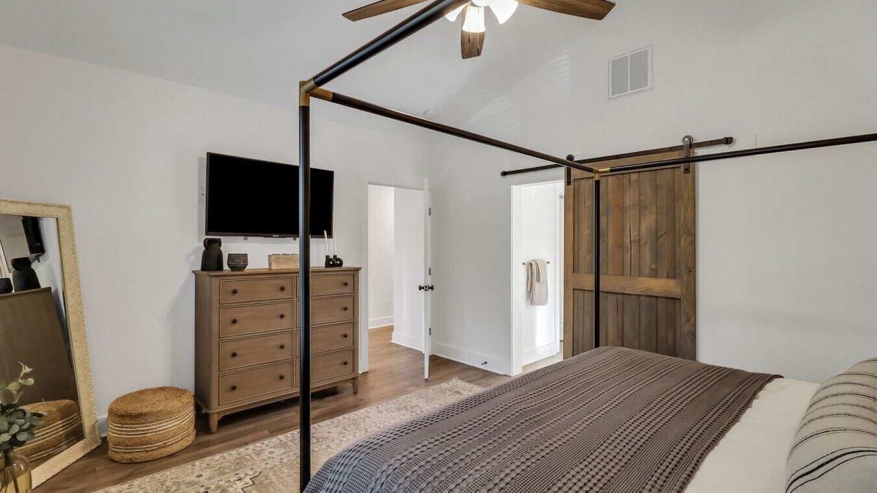 Photo of Bedroom in Whitemarsh Island