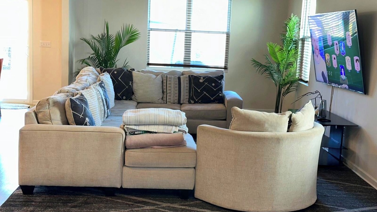 Photo of Livingroom in Southeast Raleigh