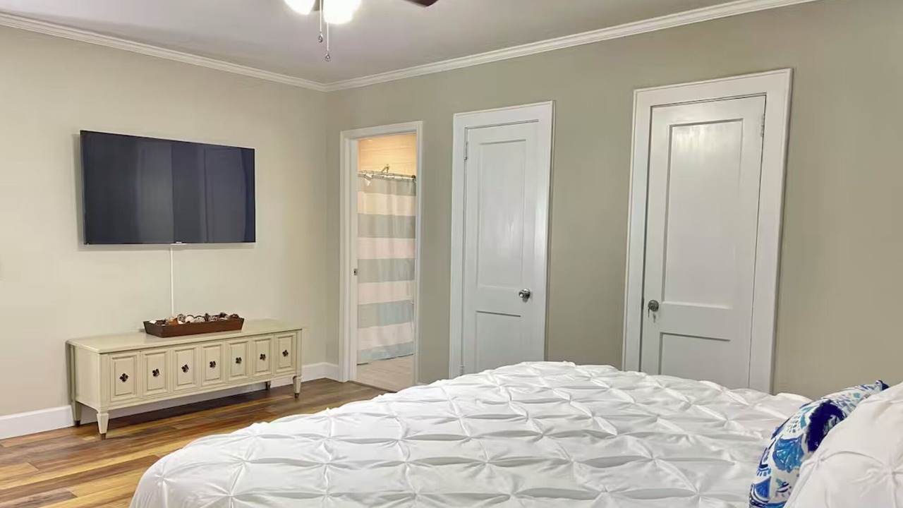 Photo of Bedroom in Lyons