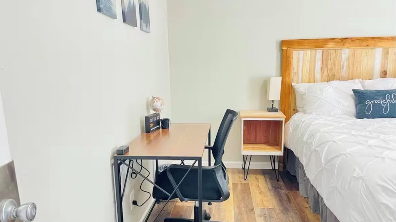 Photo of Bedroom in Lyons