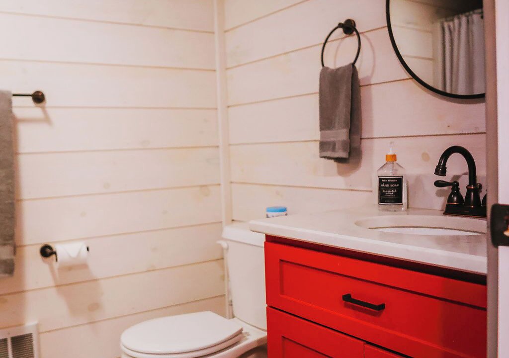 Photo of Bathroom in Dewy Rose