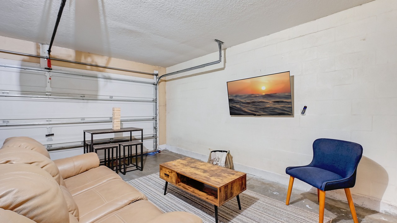 Photo of Livingroom in Westside
