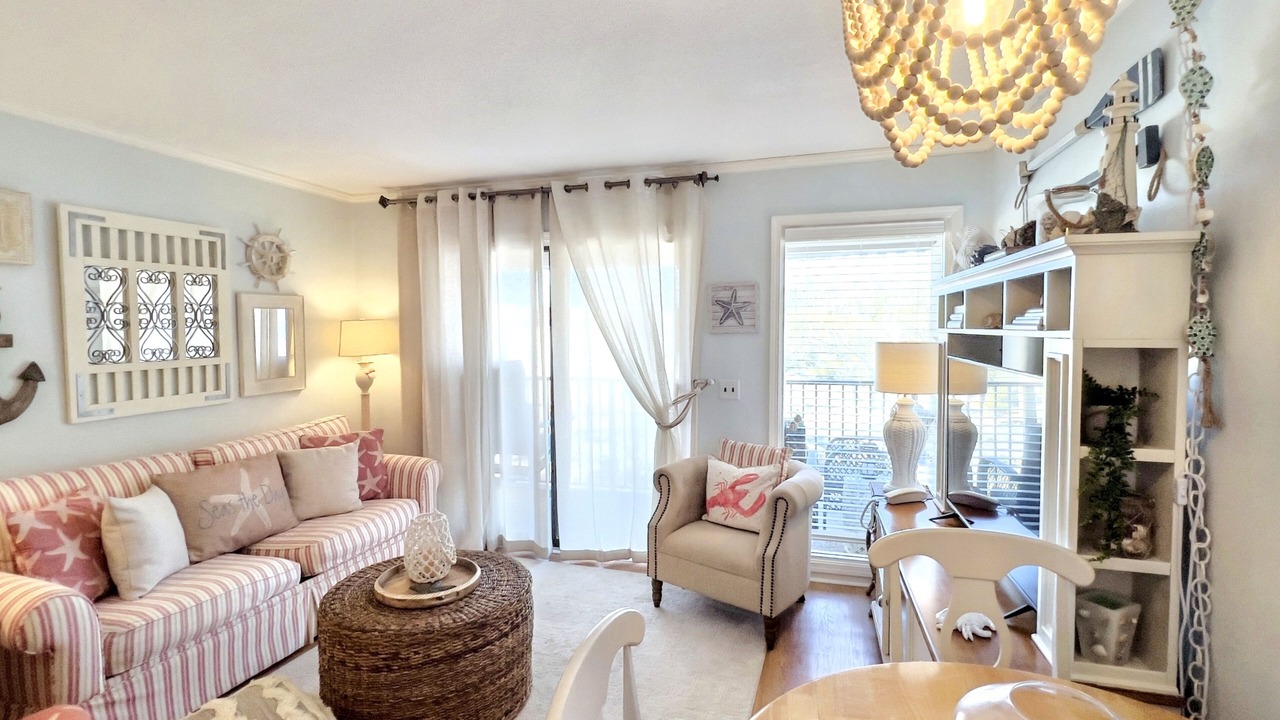 Photo of Livingroom in Folly Field
