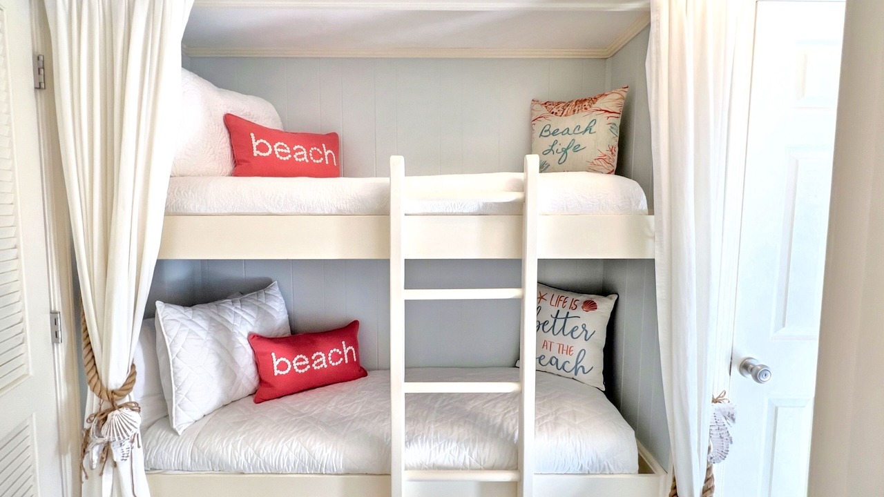 Photo of Bedroom in Folly Field