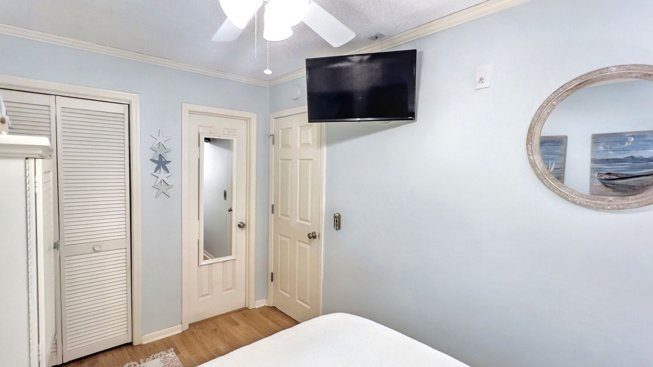 Photo of Bedroom in Folly Field