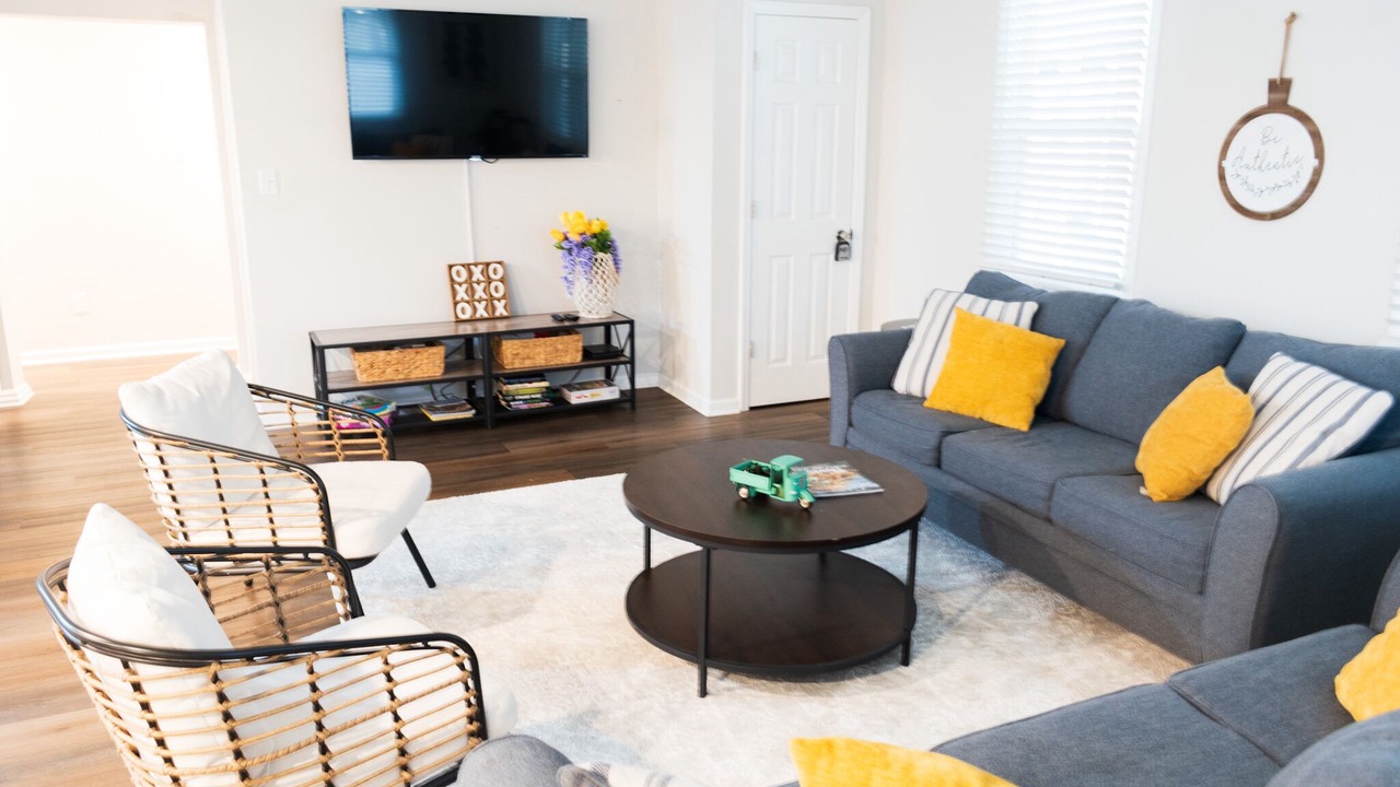 Photo of Livingroom in Southwest Raleigh