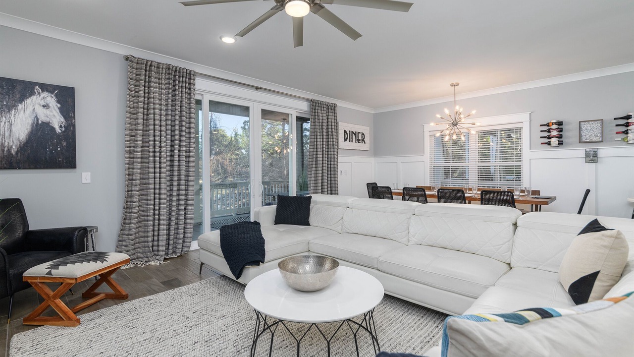 Photo of Livingroom in Folly Field