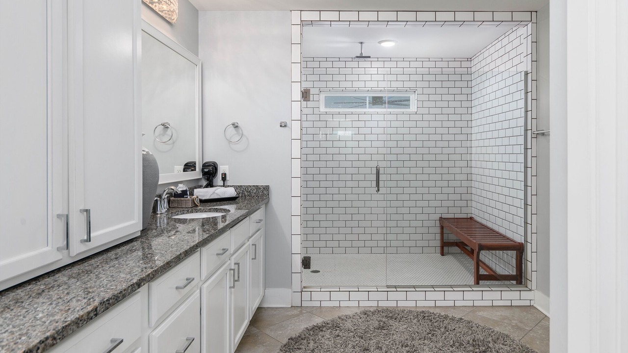 Photo of Bathroom in Folly Field