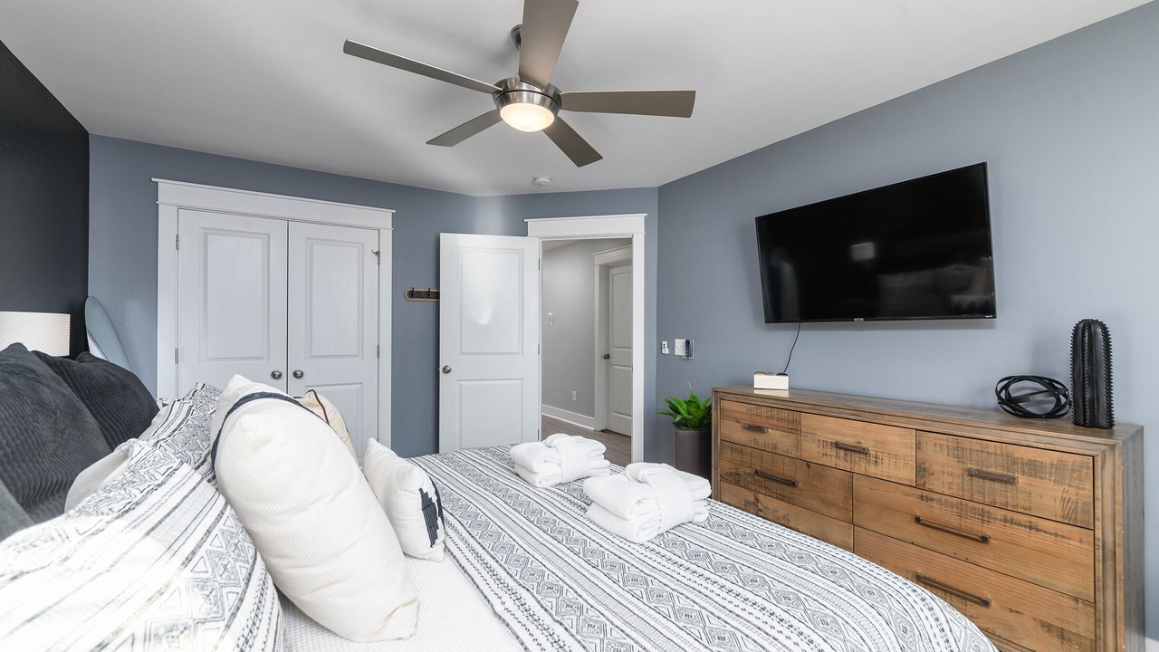 Photo of Bedroom in Folly Field