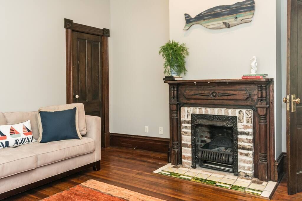 Photo of Livingroom in Savannah Victorian District