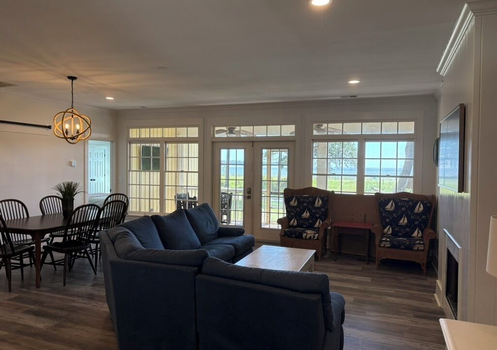 Photo of Livingroom in Melrose on the Beach