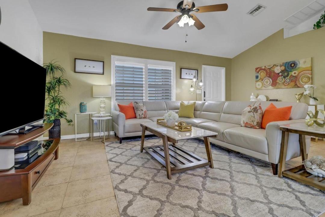 Photo of Livingroom in Trafalgar