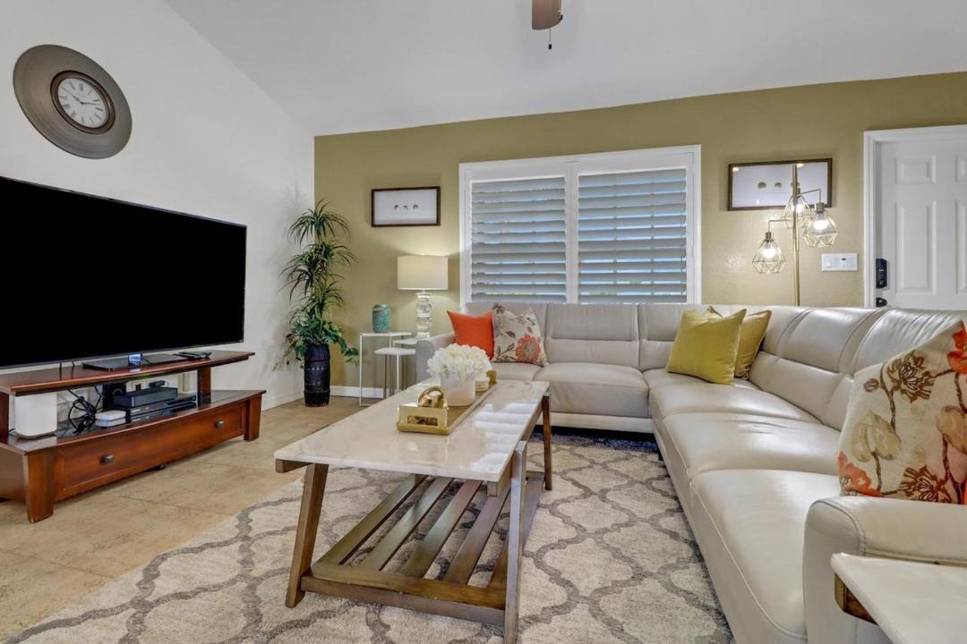 Photo of Livingroom in Trafalgar