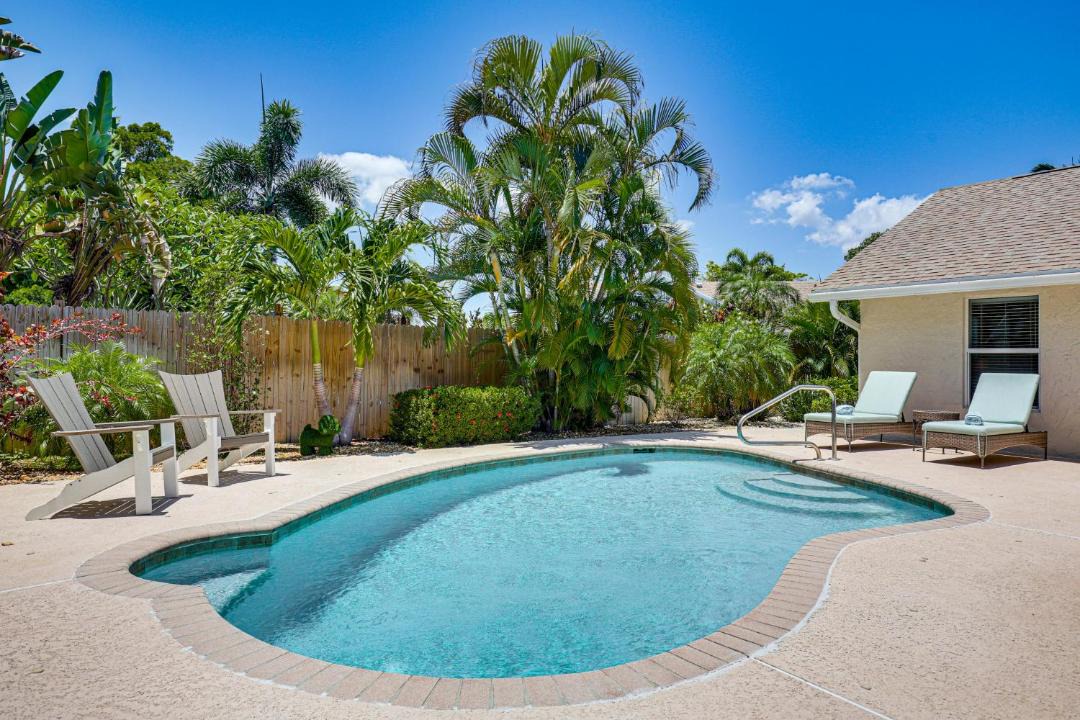 Photo of Others in Tropic Palms