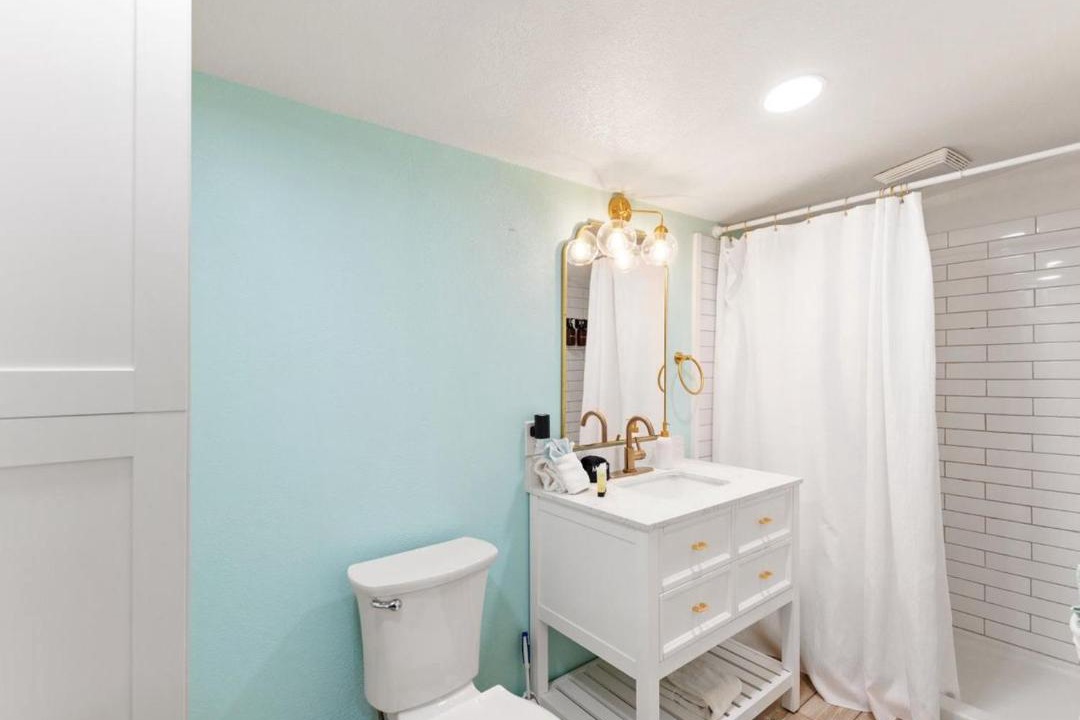 Photo of Bathroom in Lake Hamilton