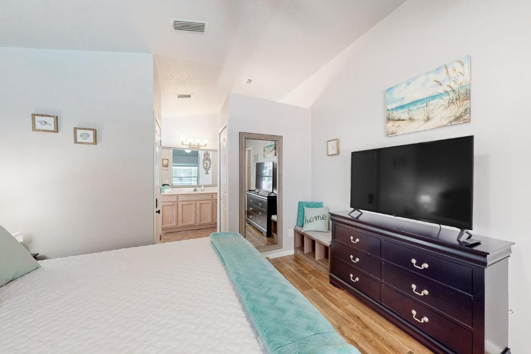 Photo of Bedroom in Lakewood Park