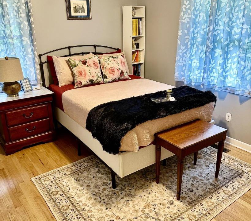 Photo of Bedroom in Seneca