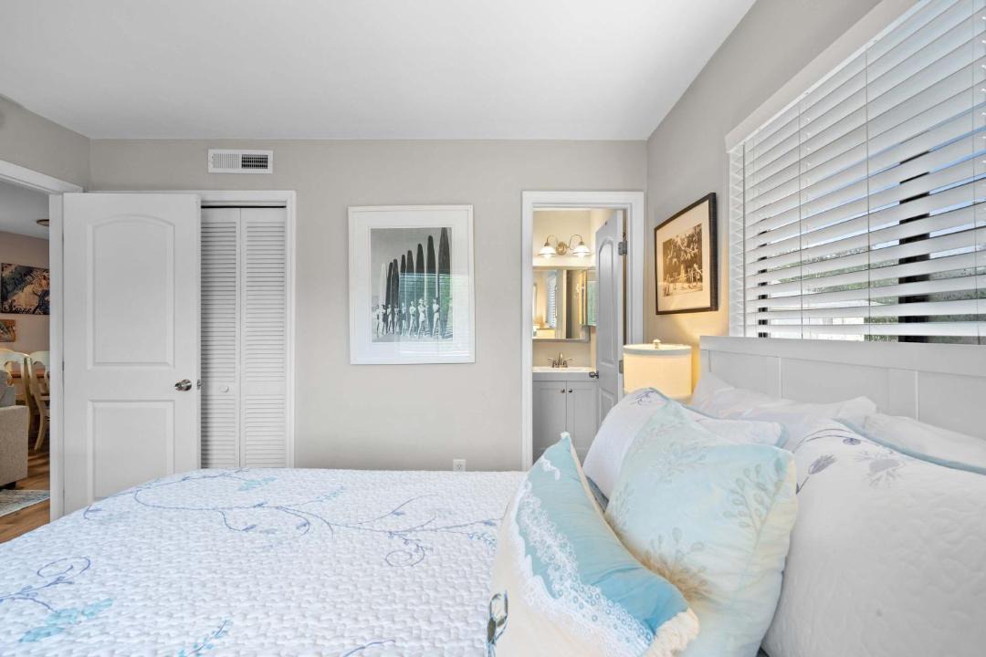 Photo of Bedroom in Folly Field