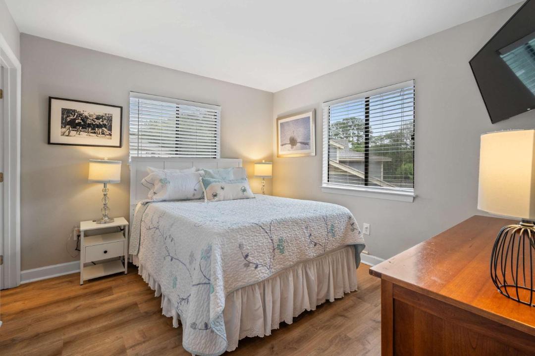Photo of Bedroom in Folly Field