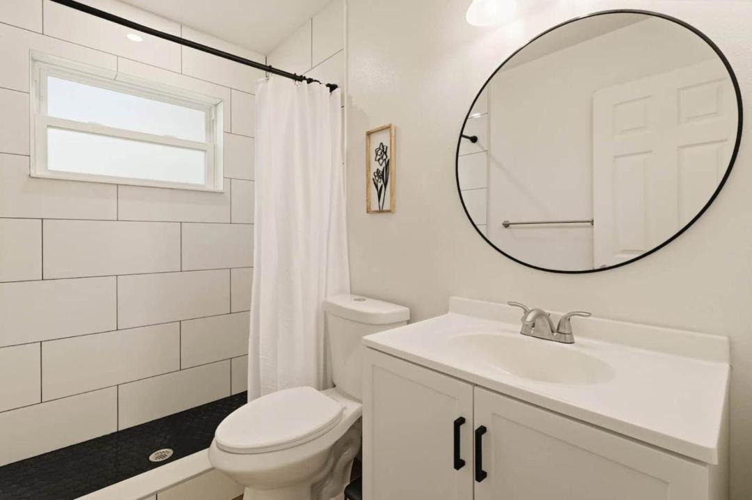 Photo of Bathroom in Auburndale