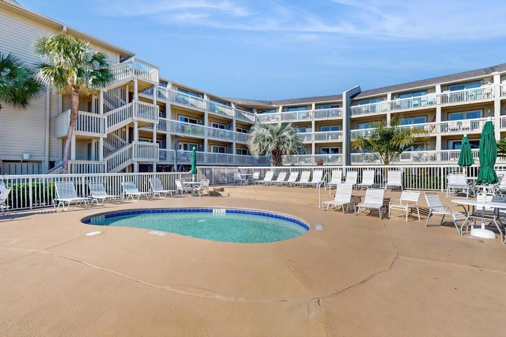Photo of Patio Balcony in North Forest Beach
