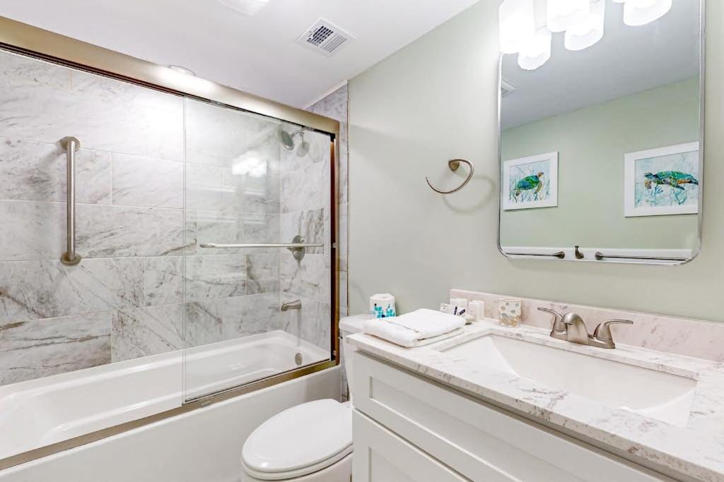 Photo of Bathroom in Folly Field