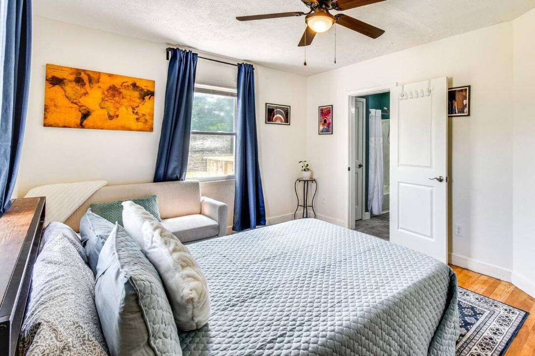 Photo of Bedroom in Seneca