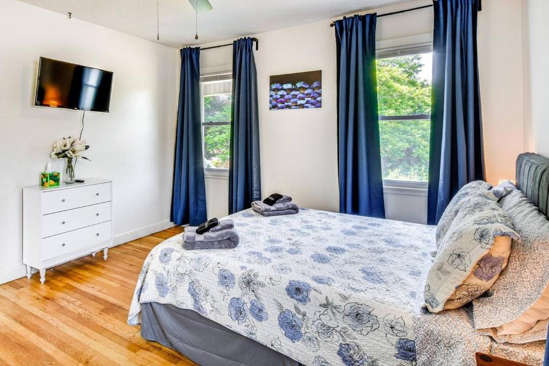 Photo of Bedroom in Seneca