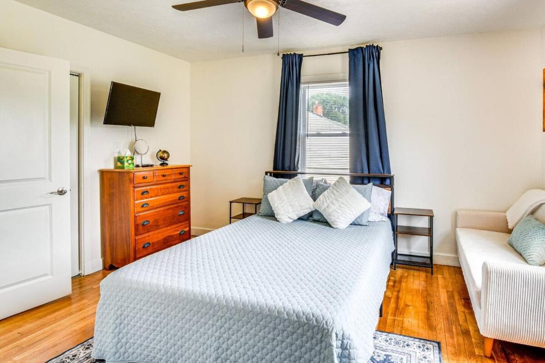 Photo of Bedroom in Seneca