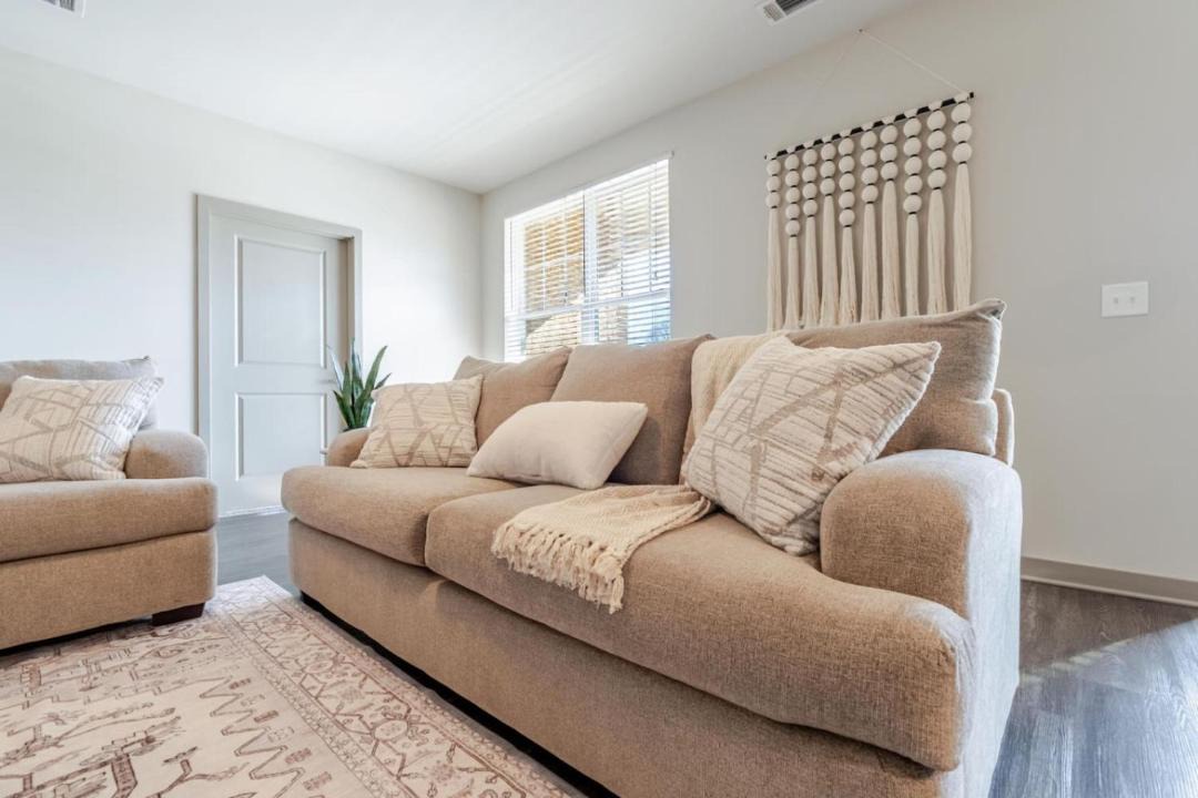 Photo of Livingroom in Matthews